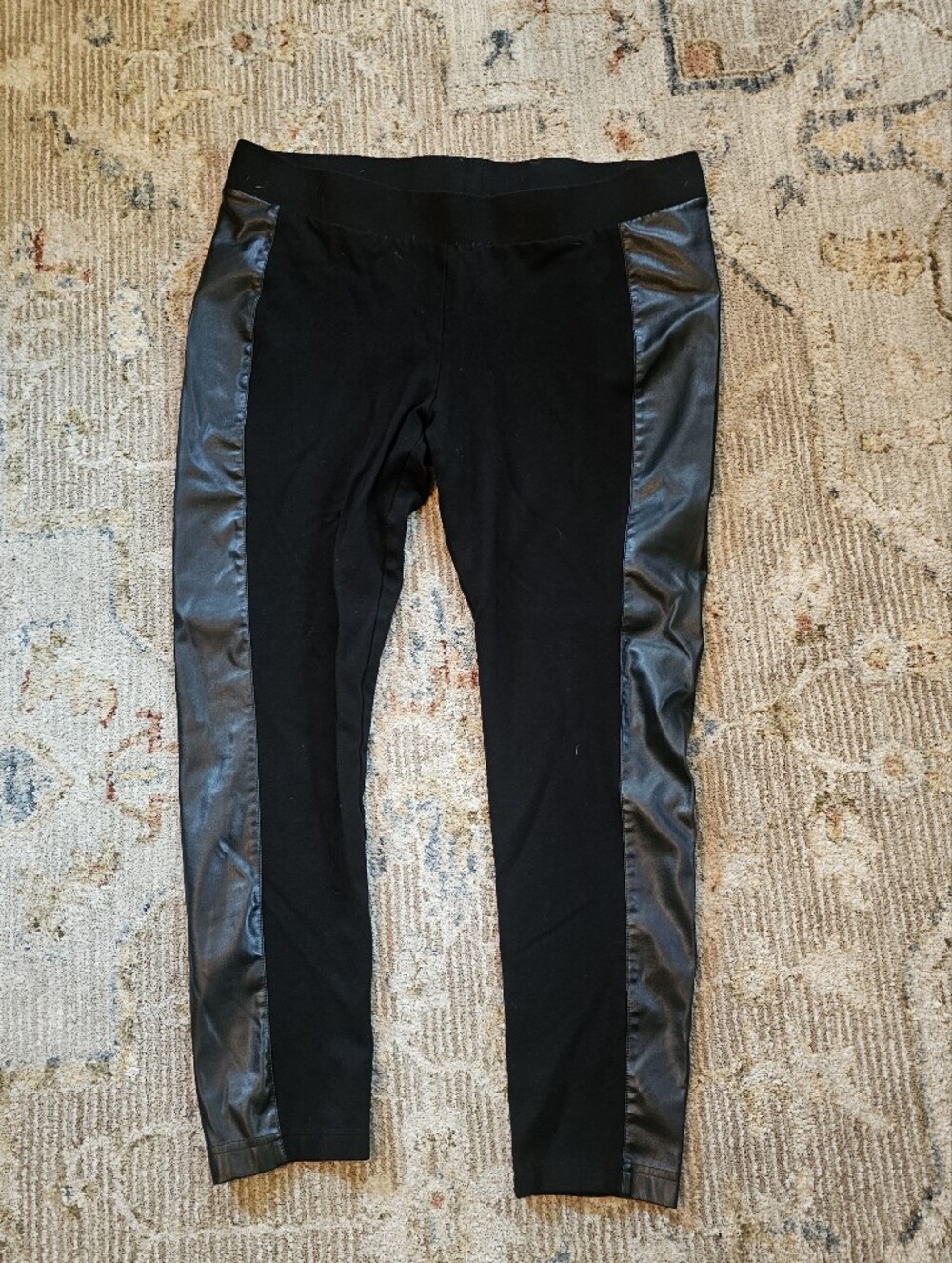 Cabi Faux Leather Leggings Sz Xl With 28" Inseam, In Good Condition! - Picture 4 of 5